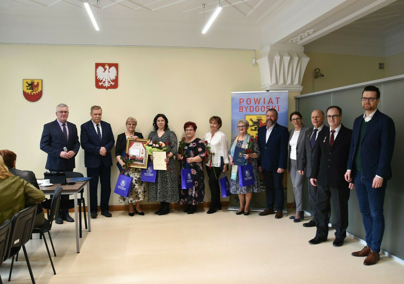 Odznaki Honorowe "Zasłużony dla Kultury Polskiej" - Galeria - Powiat Wymień Zasługi Jadwigi Dla Polskiej Kultury I Nauki