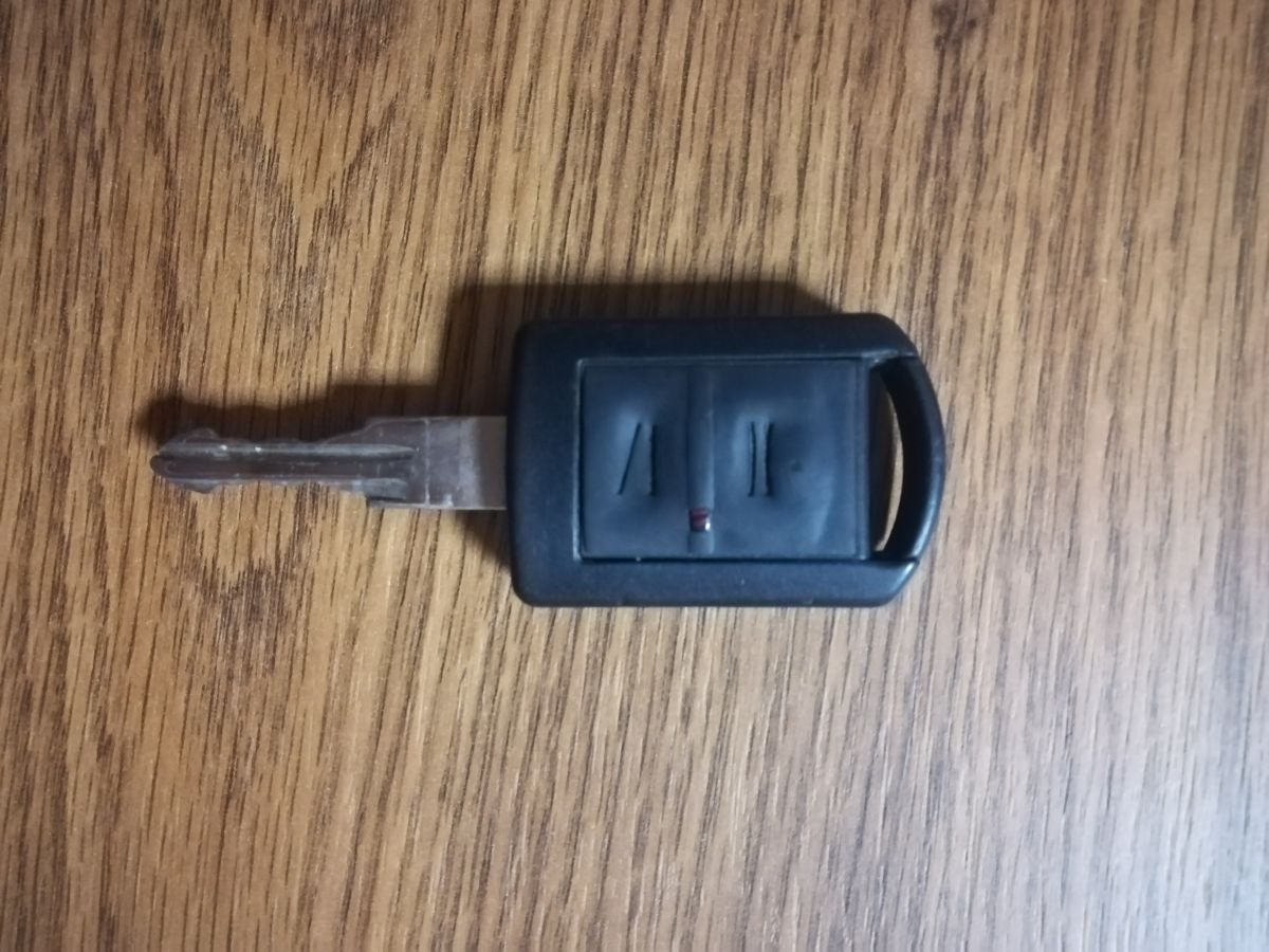 Opel Corsa C - Kontrolka z samochodem i kluczem, auto nie odpala Kontrolka Z Samochodem I Kluczem