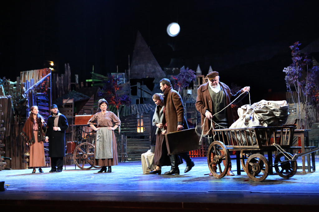 Skrzypek Na Dachu Opera Wrocławska