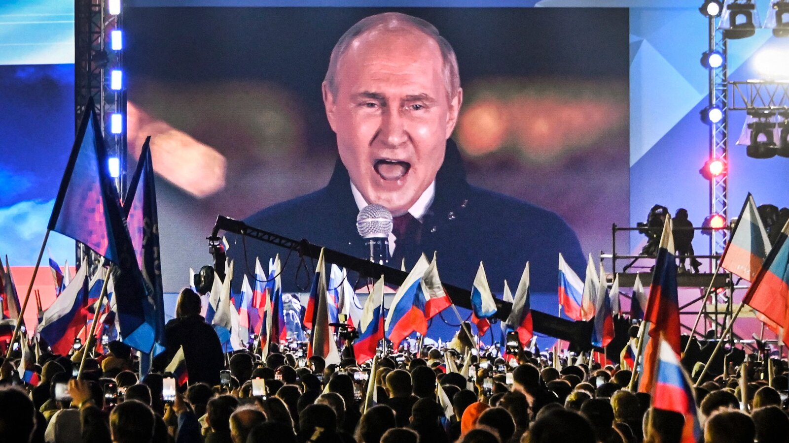 Opinion | Putin and the Right’s Tough-Guy Problem - The New York Times Putin Speaks How Many Languages