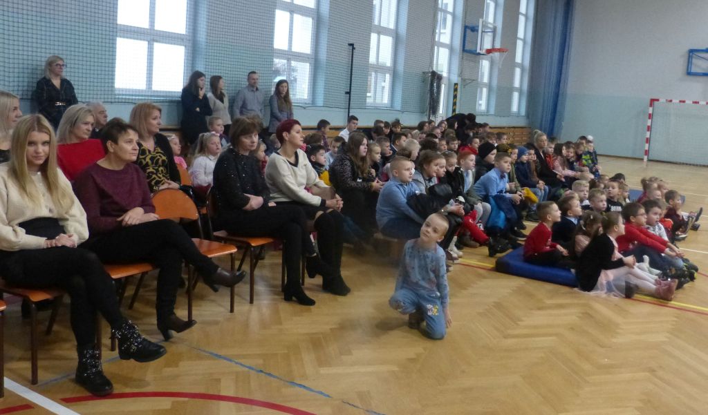Szkoła Podstawowa Im Marii Konopnickiej W Czerwonce