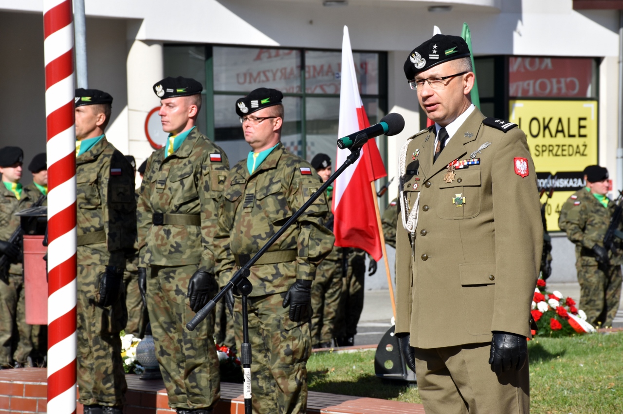 Pamięci generała Roweckiego „Grota” | IV Liceum Ogólnokształcące w Jednostka Wojskowa Agat Im Gen Dyw Stefana Roweckiego Grota