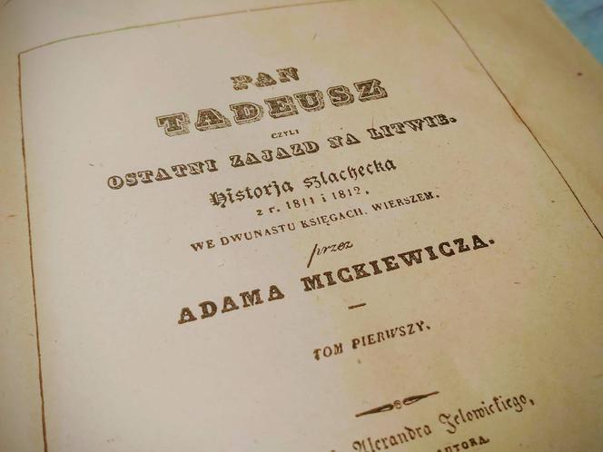 "Pan Tadeusz" Adama Mickiewicza. Lektura na egzaminie ósmoklasisty 2021 Jakim Gatunkiem Literackim Jest Pan Tadeusz