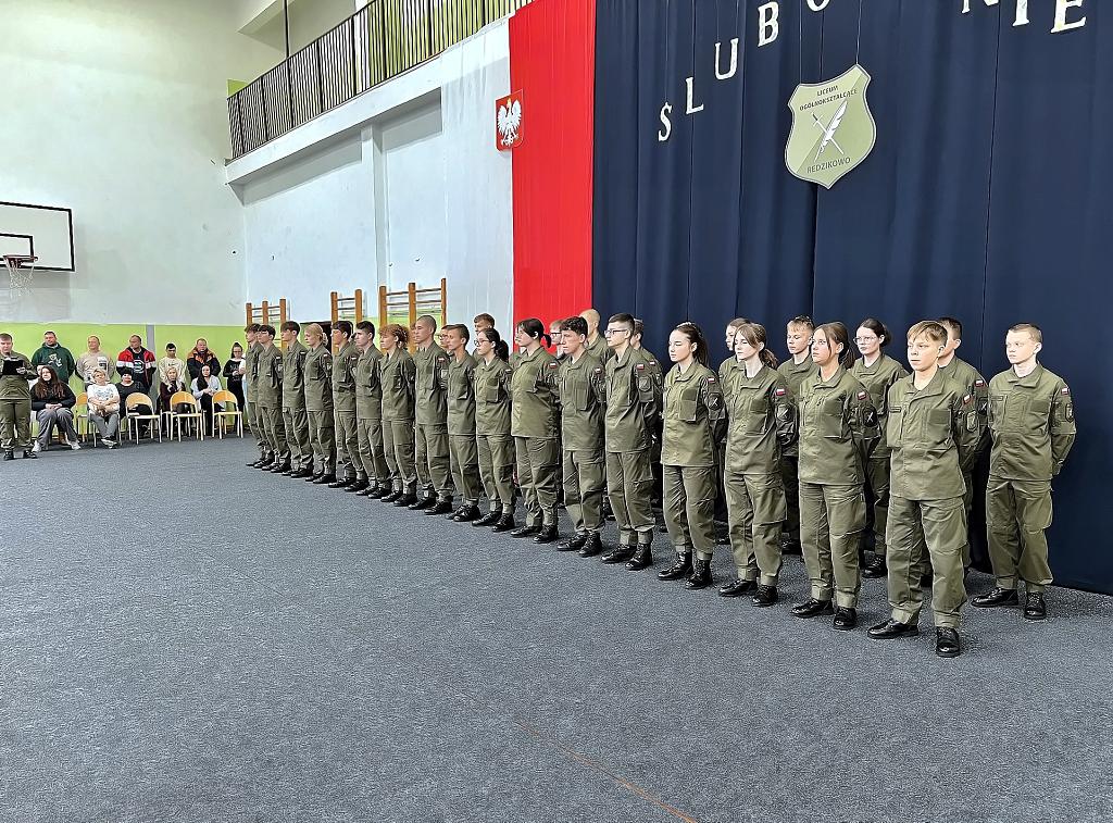 Pasowanie na kadeta klasy mundurowej | Aktualności Co Daje Ukończenie Klasy Mundurowej