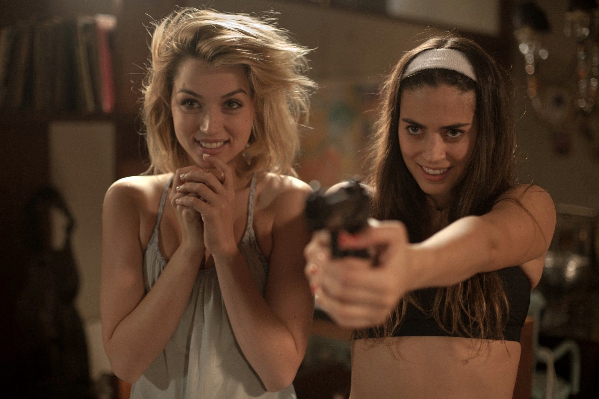 Photo de Ana de Armas - Knock Knock : Photo Ana de Armas, Lorenza Izzo Anna De Armas Knock Knock