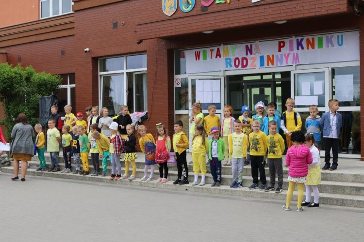 Szkola Podstawowa W Sierakowicach Pomorskie