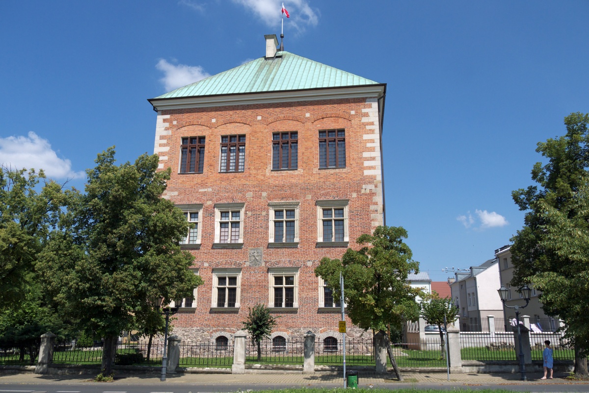 Piotrków Trybunalski - co warto zobaczyć? - Świat Hegemona Zamek Królewski W Piotrkowie Trybunalskim