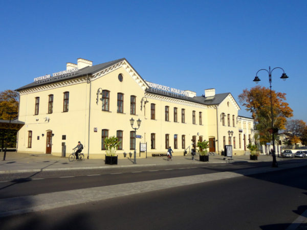 Piotrków Trybunalski. Zamek, klasztory i inne zabytki - Otwarty Bar 10 Tka Piotrków Trybunalski