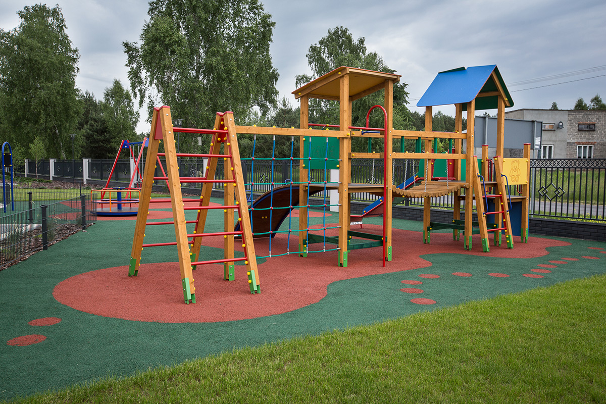 Plac zabaw – Karo Zabawy Na Placu Zabaw Konspekt