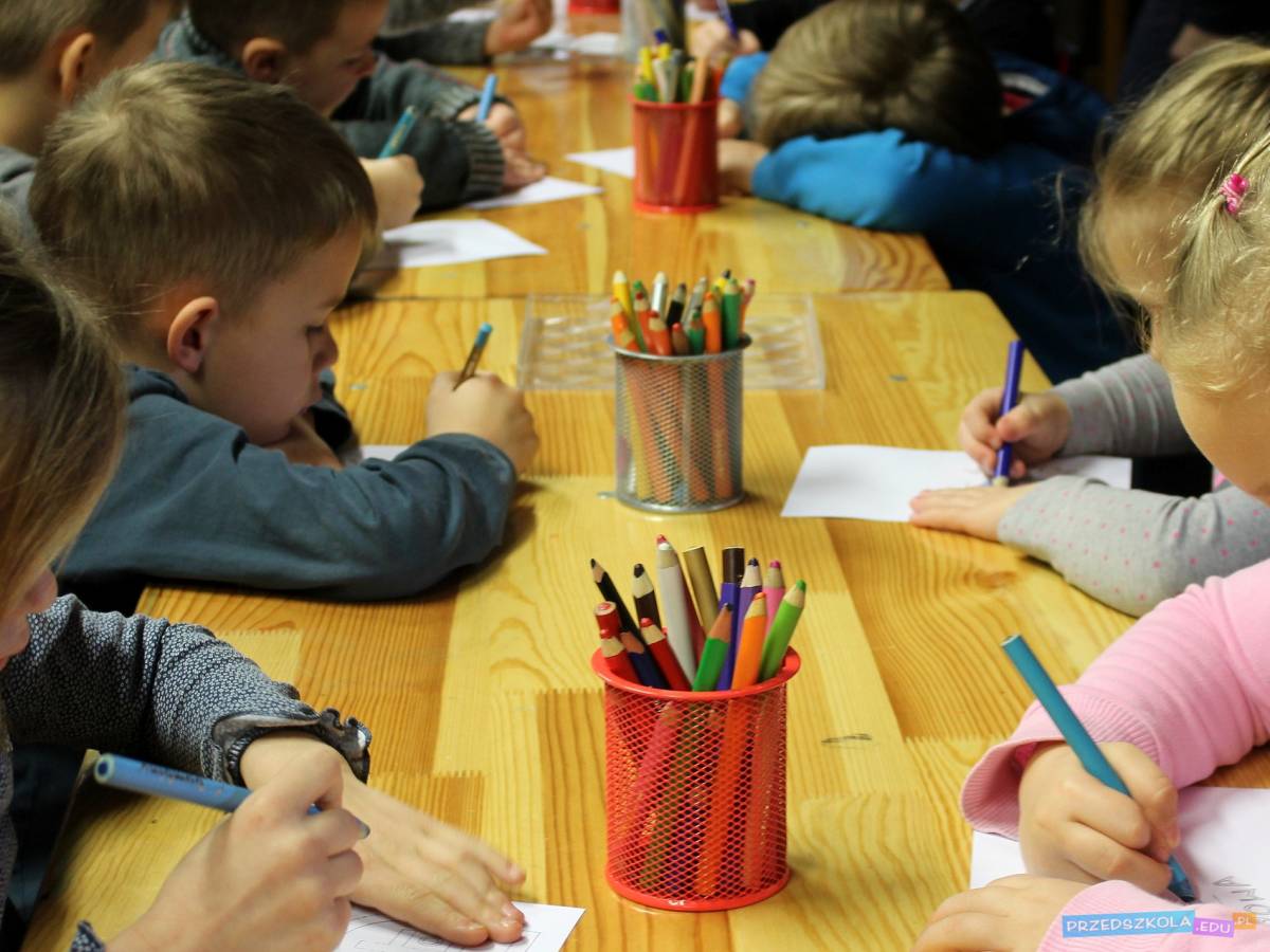 Pomoc nauczyciela w przedszkolu - jakie trzeba mieć wykształcenie? Czy Pomoc Nauczyciela W Przedszkolu Musi Mieć Wykształcenie Pedagogiczne
