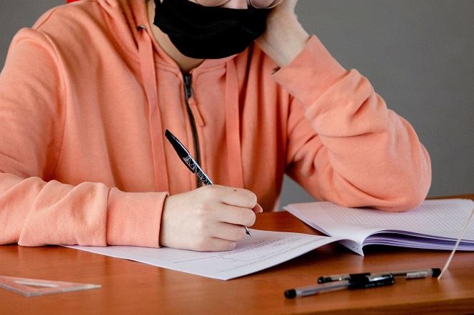 Powrót do szkół od września 2021 to najlepsza opcja? Powstała petycja Petycja Uczniowska Powrót Do Szkoły