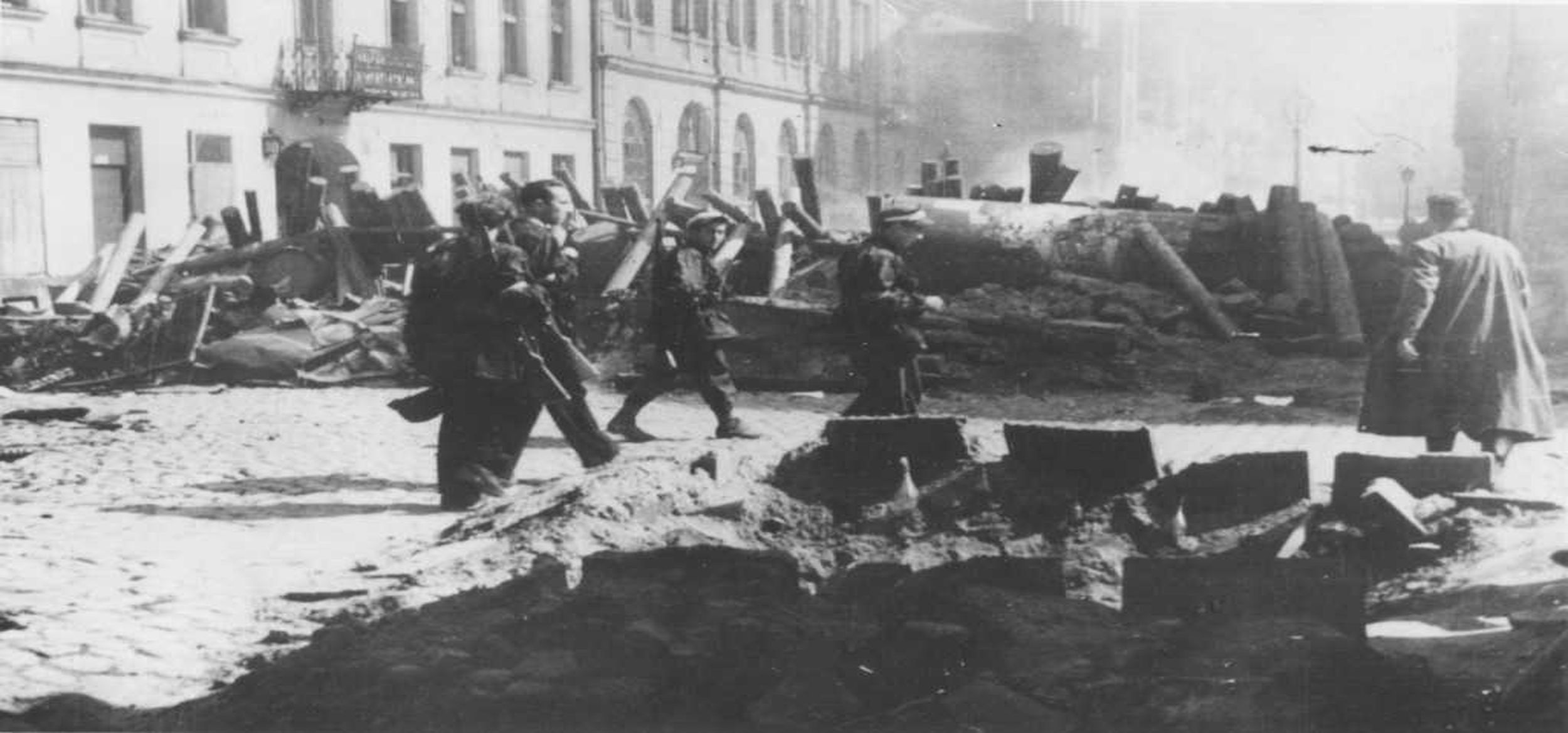 Chłopak Z Warszawy Powstanie Warszawskie Oczami Szesnastoletniego żołnierza
