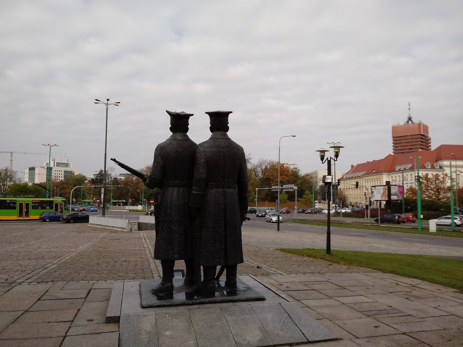 Poznań obiektywnie zapisany: Pomnik Powstańców Wielkopolskich Wskaż Zdania Prawdziwe Państwo Polskie Powstało