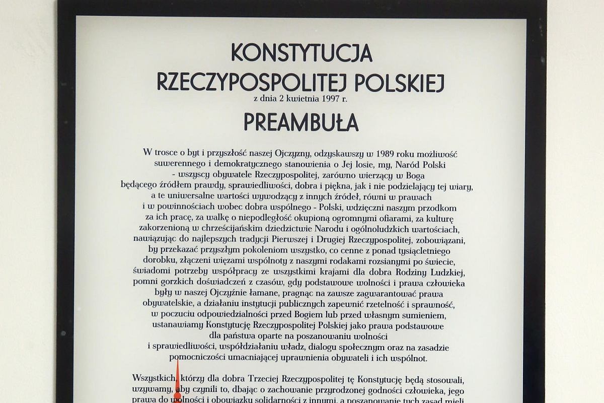Preambuła Konstytucji zawiśnie w każdej krakowskiej szkole? Radna PiS Do Jakich Wartosci Odwoluje Sie Preambula Konstytucji Rp