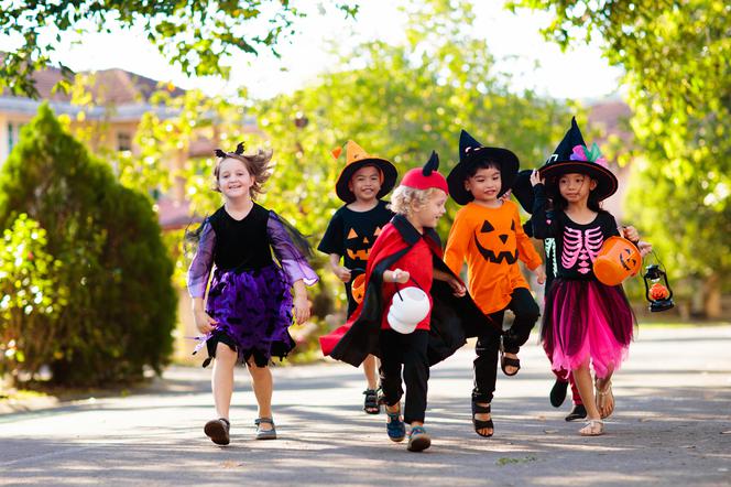 Przebranie na Halloween: 10 propozycji strojów na Halloween dla dziecka Jak Sie Przebrać Na Halloween Do Szkoły