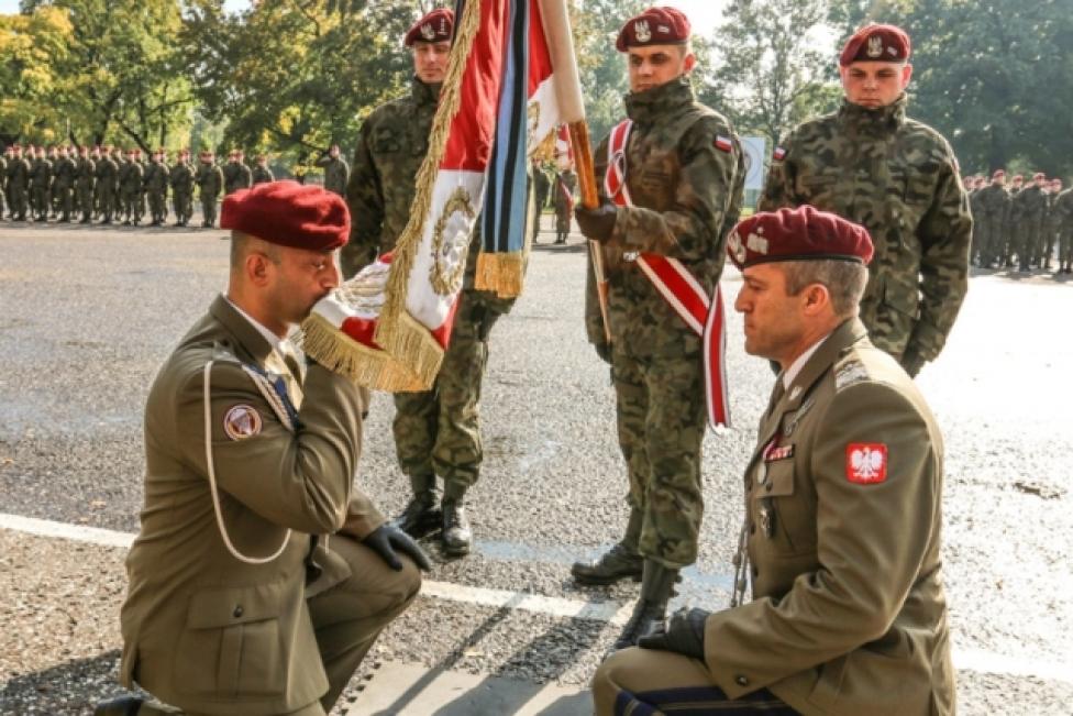 Przekazanie dowodzenia 6 Brygadą Powietrznodesantową | dlapilota.pl 6 Brygada Desantowo Szturmowa Rekrutacja