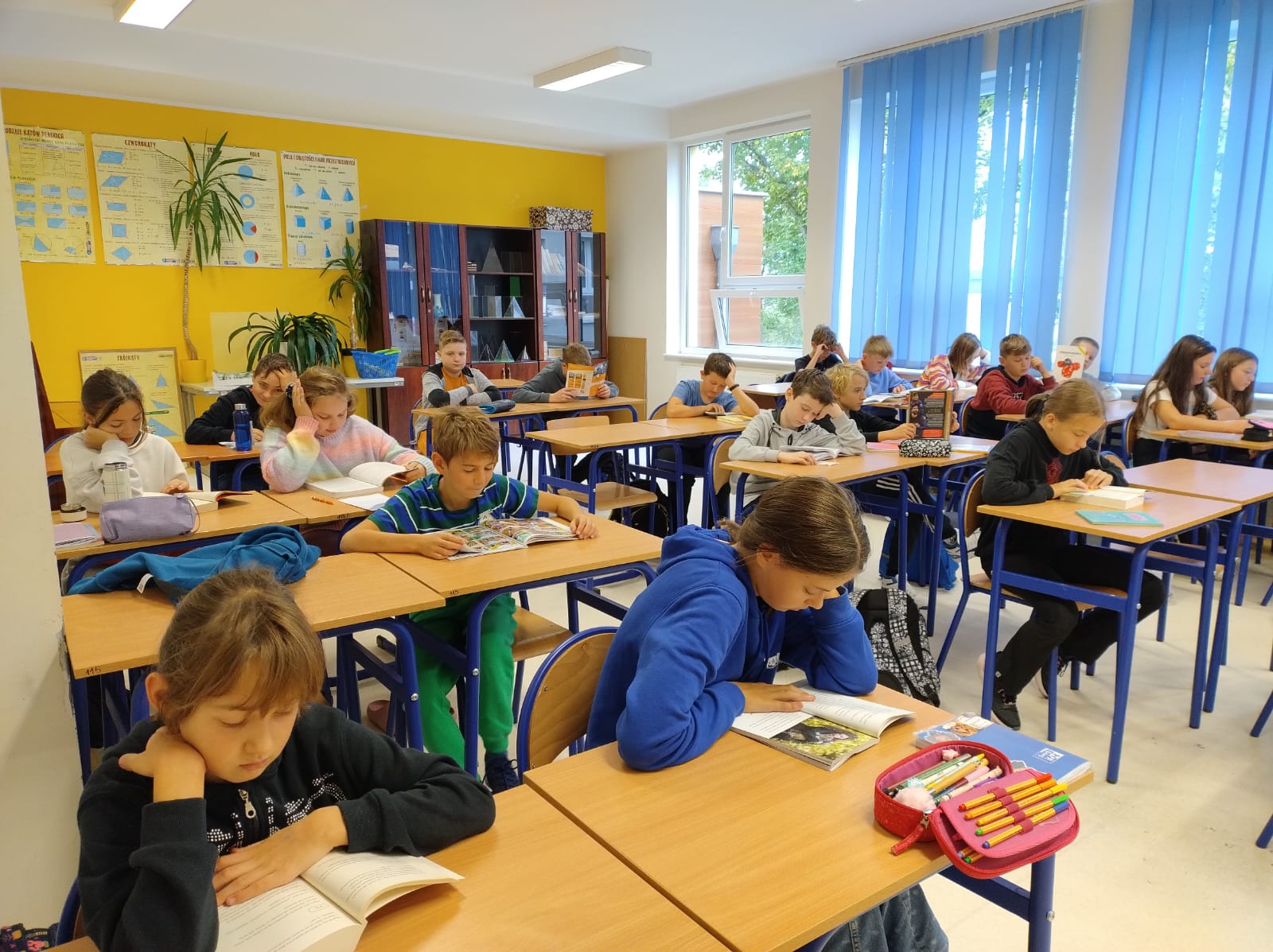 PRZERWA NA CZYTANIE - Szkoła Podstawowa Nr 6 im. Aleksandra Szkoła Podstawowa Nr 6 Im A Majkowskiego