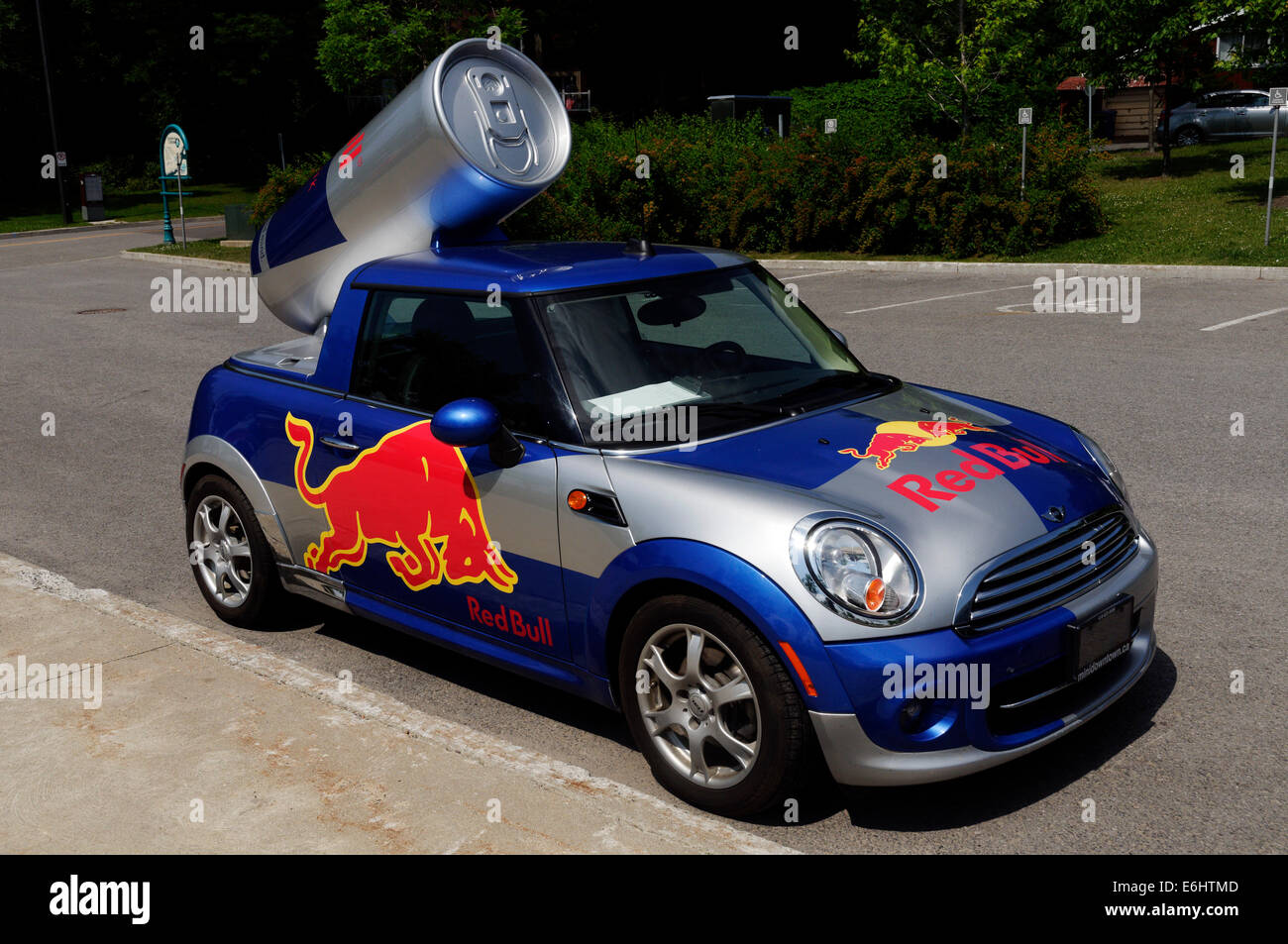 Red bull mini cooper -Fotos und -Bildmaterial in hoher Auflösung – Alamy Red Bull Mini Cooper Car