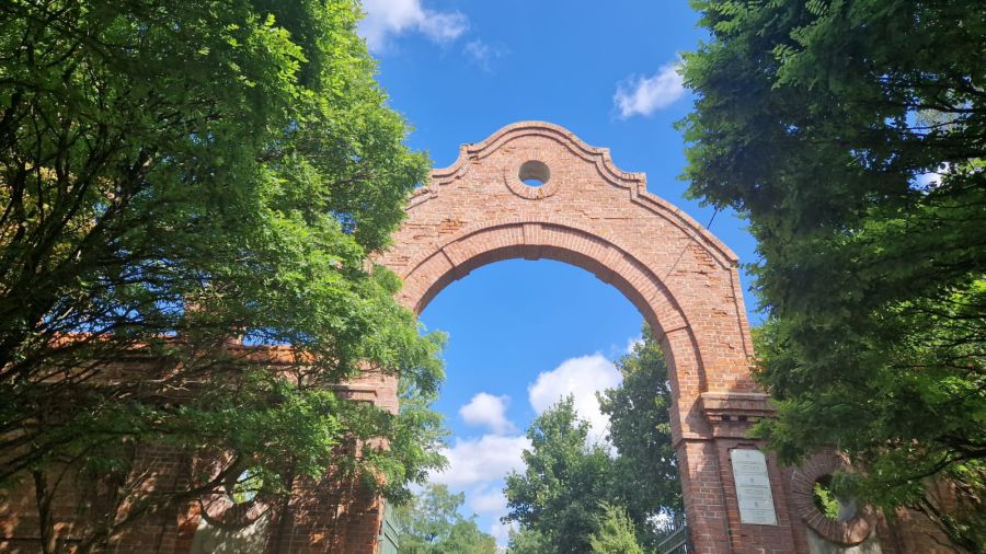 Pozostalosci Cmentarza Pierwszych Polskich Osadnikow