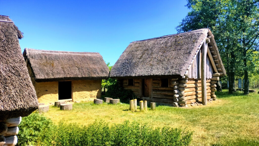 Rezerwat Archeologiczny – Gród Piastowski w Gieczu, Grodziszczko 2 Rezerwat Archeologiczny Gród Piastowski W Gieczu