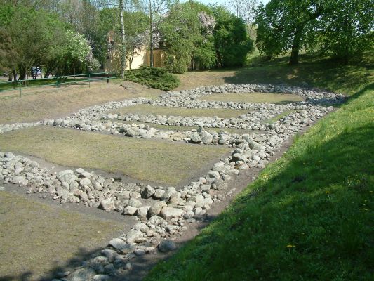 Rezerwat Archeologiczny – Gród Piastowski w Gieczu - Przewodnik - Dioblina Rezerwat Archeologiczny Gród Piastowski W Gieczu