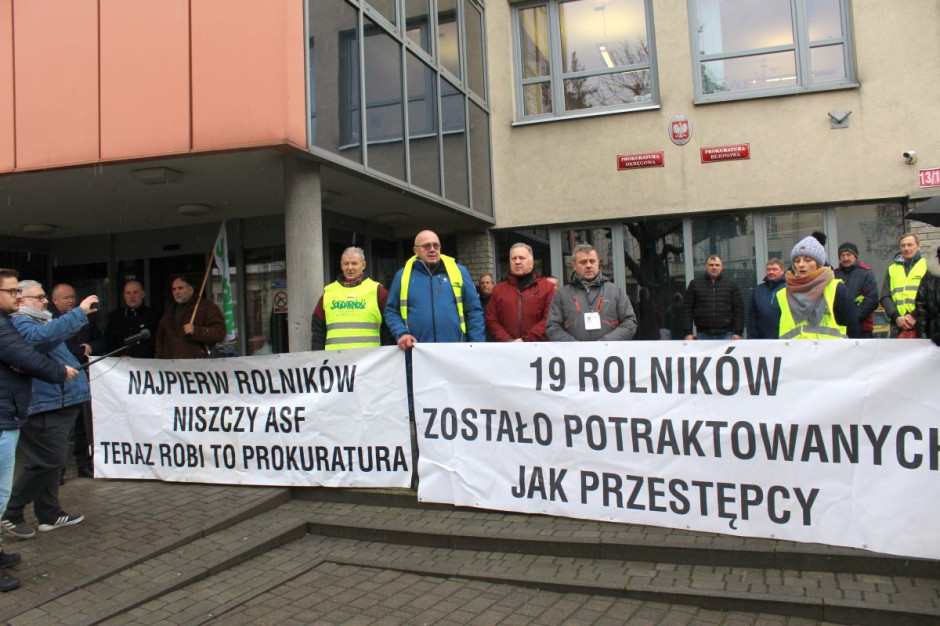 Rolnicy pod prokuraturą w Piotrkowie Trybunalskim: Walczymy o Sąd Rejonowy W Piotrkowie Tryb