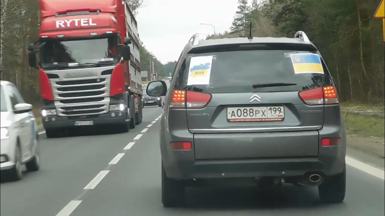 Rosyjskie auto z ukraińską symboliką - YouTube Rosyjskie Auto Na Włoskiej Licencji