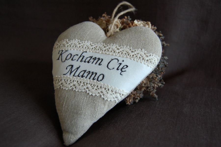 Rustykalne, lniane serce "Kocham Cię Mamo" - Petite Decor Kochana Mamo Wielkie Serce Twe