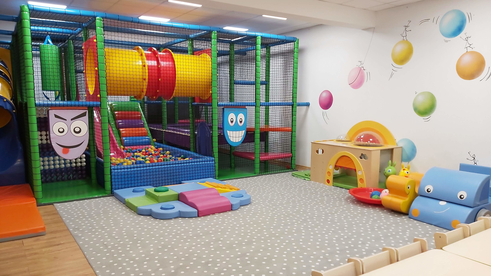 Sala zabaw – Przedszkole Zielony Wiatraczek Bajlandia Sala Zabaw Dla Dzieci