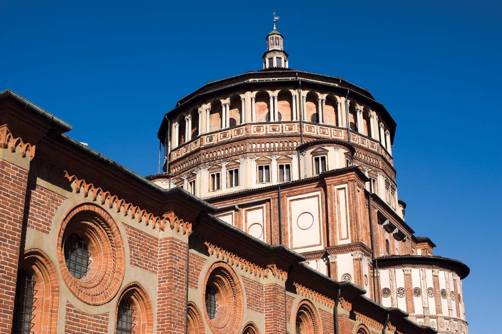 Santa Maria Delle Grazie Prezbiterium I Kopuła Kościoła Santa Maria Delle Grazie W Mediolanie