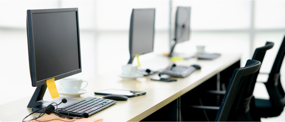 Shared workstations | Yubico Mary And Pablo Share A Customer Support Workstation