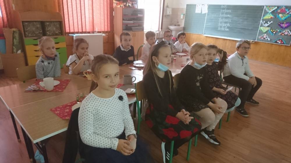 Spotkanie opłatkowe - Szkoła Podstawowa nr 1 im. por. Jana Bałdy w Szkoła Podstawowa Nr 1 Chmielnik