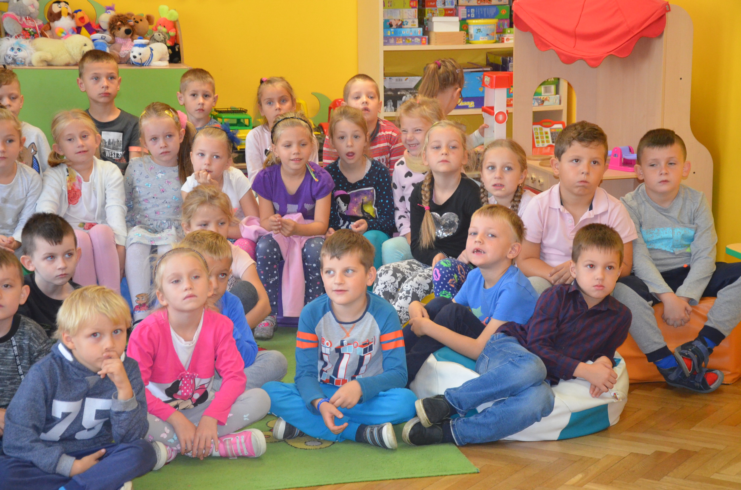 Spotkanie przedszkolaków z policjantem Komisariatu Policji w Szubinie Szkola Podstawowa Nr 2 Szubin
