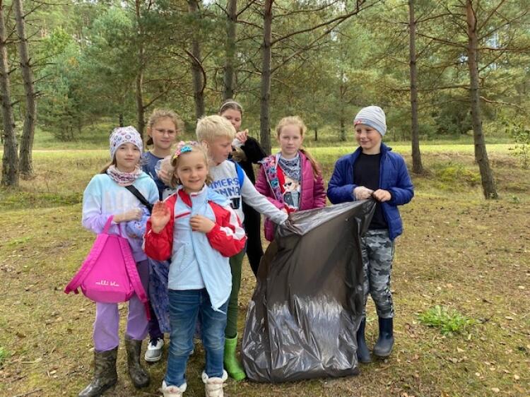Sprzątanie Świata - Zespół Szkół im. Jana III Sobieskiego w Brzeźnie Zespół Szkół Nr 4 We Włocławku Im Krzysztofa Kamila Baczyńskiego