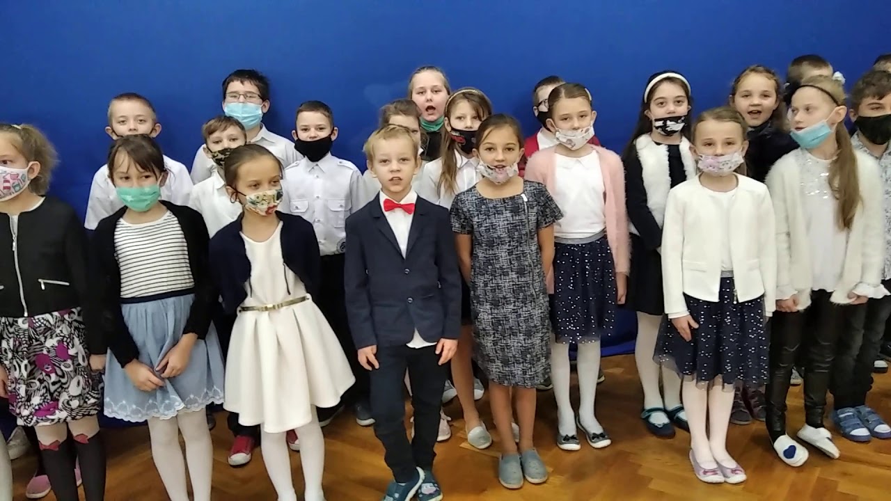 Sto lat dla Babć i Dziadków- SP im. Marii Konopnickiej w Majdanie Szkoła Podstawowa W Majdanie Sopockim