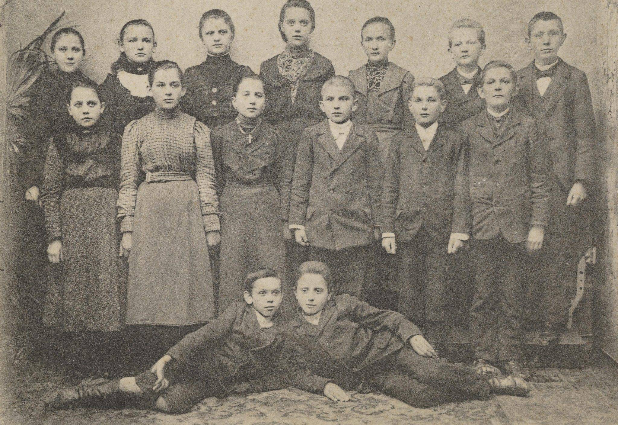 Strajk dzieci we Wrześni | CiekawostkiHistoryczne.pl Strajk Dzieci We Wrześni Film