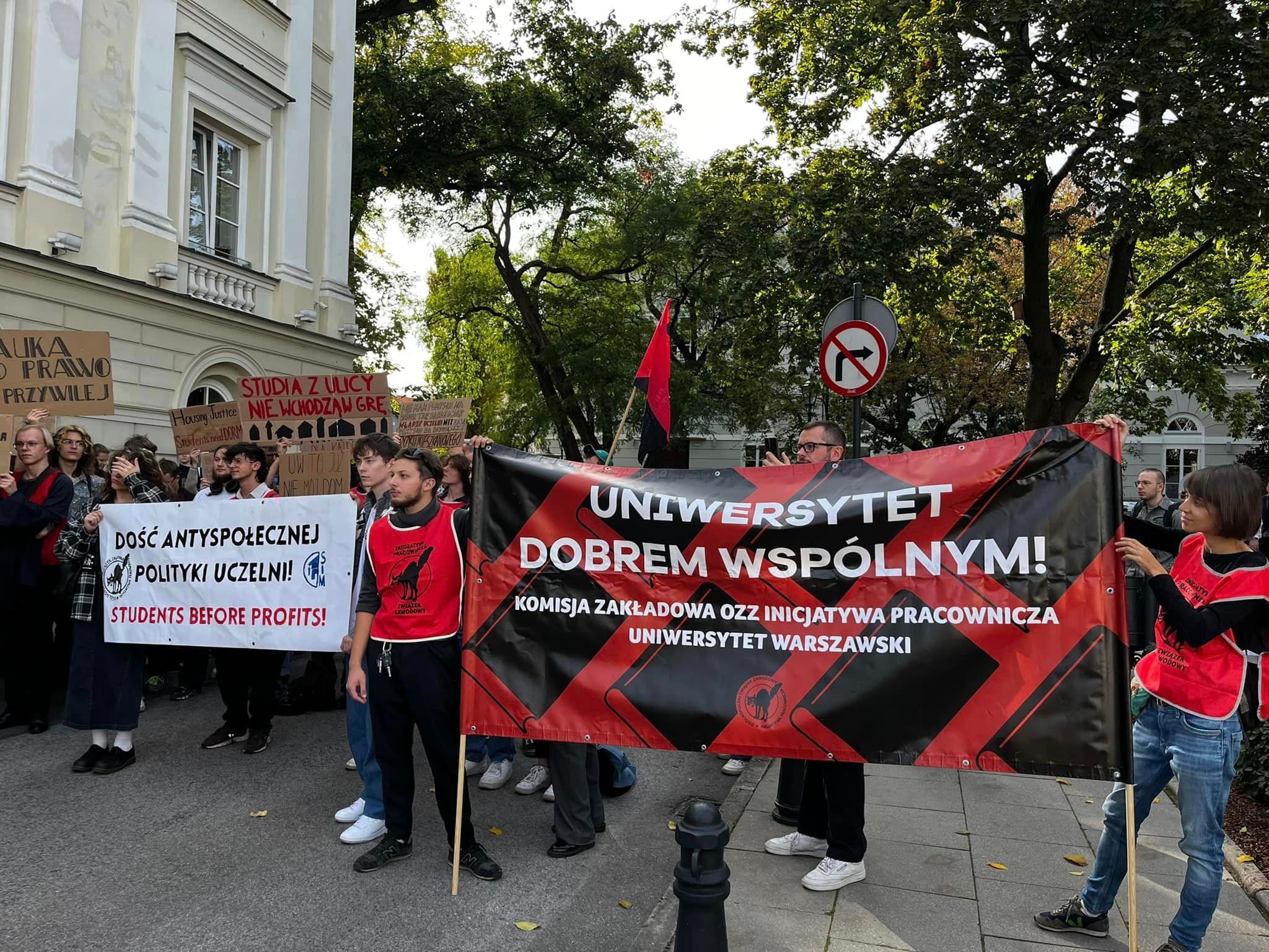 „Studia nie tylko dla bogatych” – protest na Uniwersytecie Warszawskim Mateusz Matyszkowicz śmierć Rycerza Na Uniwersytecie
