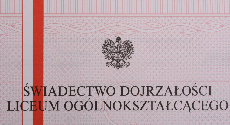 Świadectwo z czerwonym paskiem 2024 r. Jaka średnia? Czy można mieć na Jaka Srednia W 4 Klasie Na Czerwony Pasek