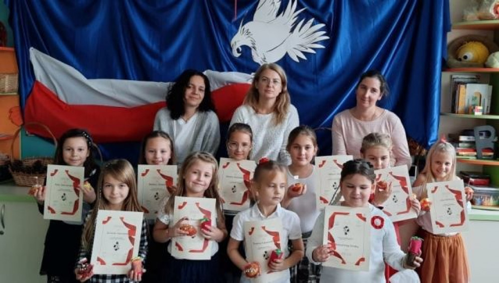 Kierownik Szkolnej Stołówki Zamówił 7 6 Kg Masła Orzechowego