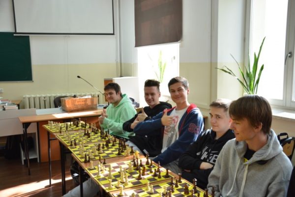 Symultana w Siedleckim Prusie | Klub Szachowy "SKOCZEK" Siedlce Ii Liceum Ogólnokształcące W Mysłowicach