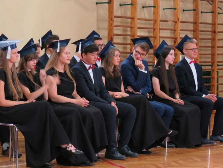 Szkoła Podstawowa w Czarnej Dąbrówce Szkoła Podstawowa W Czarnej Dąbrówce
