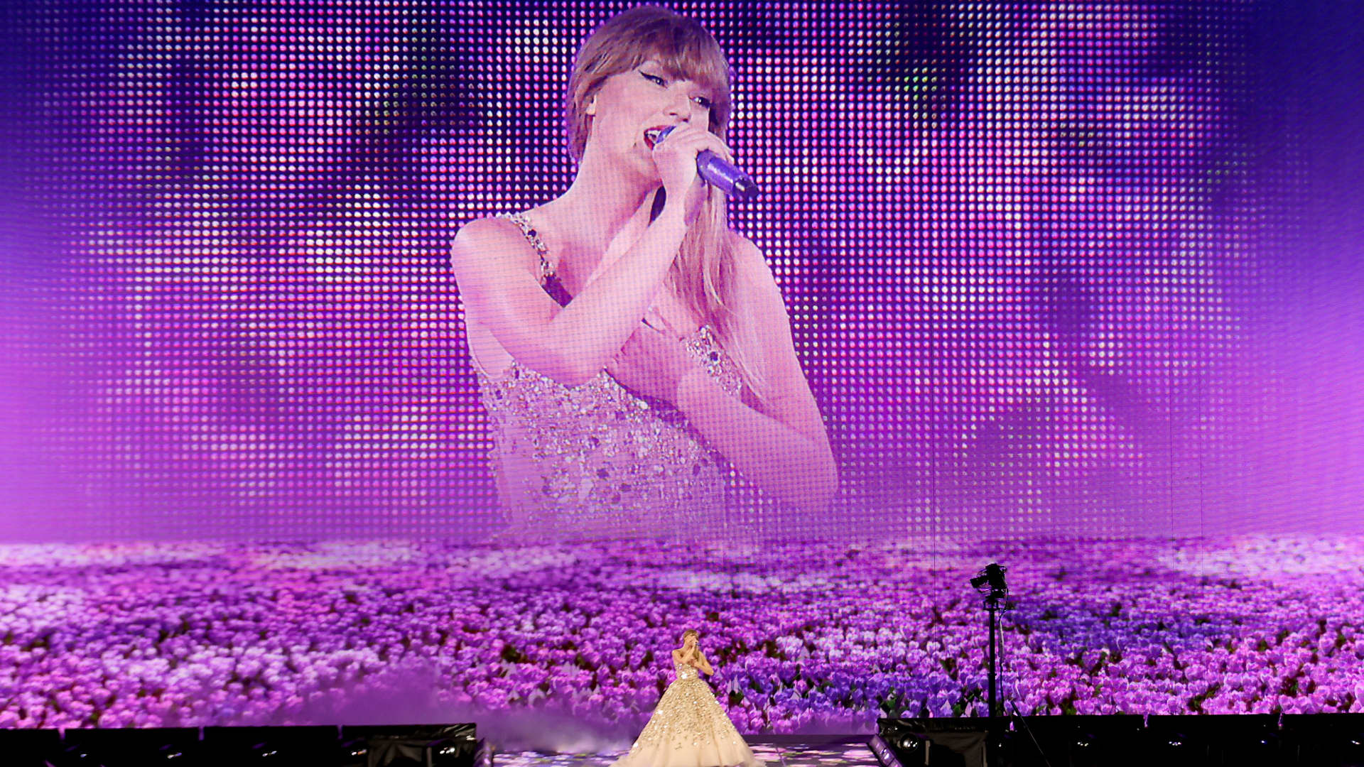 Taylor Swift Eras Tour movie sticking around in theaters Czego Dotyczy Konflikt W Tragedii Sofoklesa