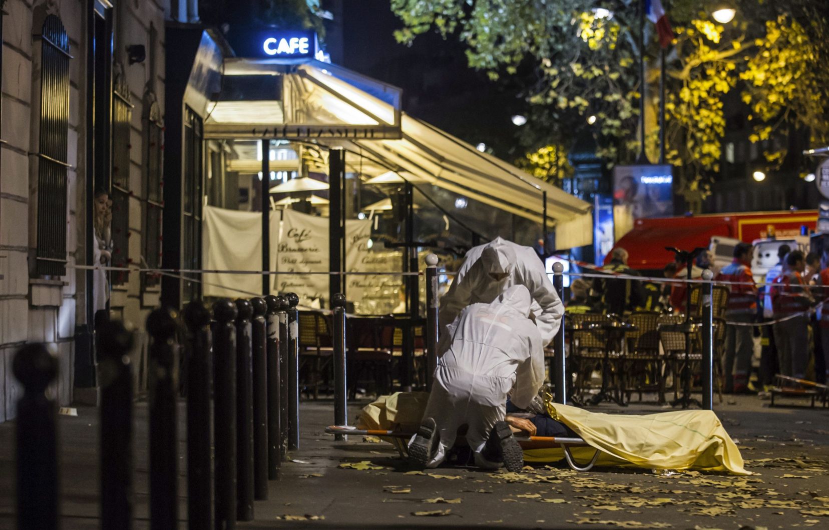 Terrorisme: un policier raconte l'enfer du Bataclan | Le Devoir Attentat Bataclan Nombre De Mort