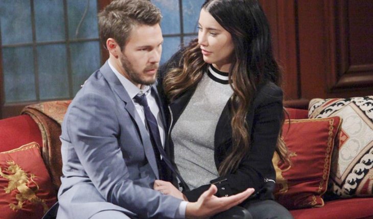 Scott Clifton And Jacqueline Macinnes Wood