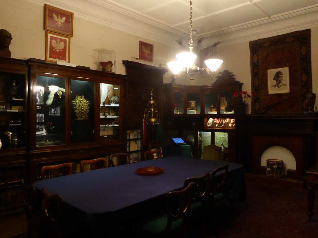The Polish Institute and Sikorski Museum | The Władysław And… | Flickr Pomnik Władysława Broniewskiego W Płocku