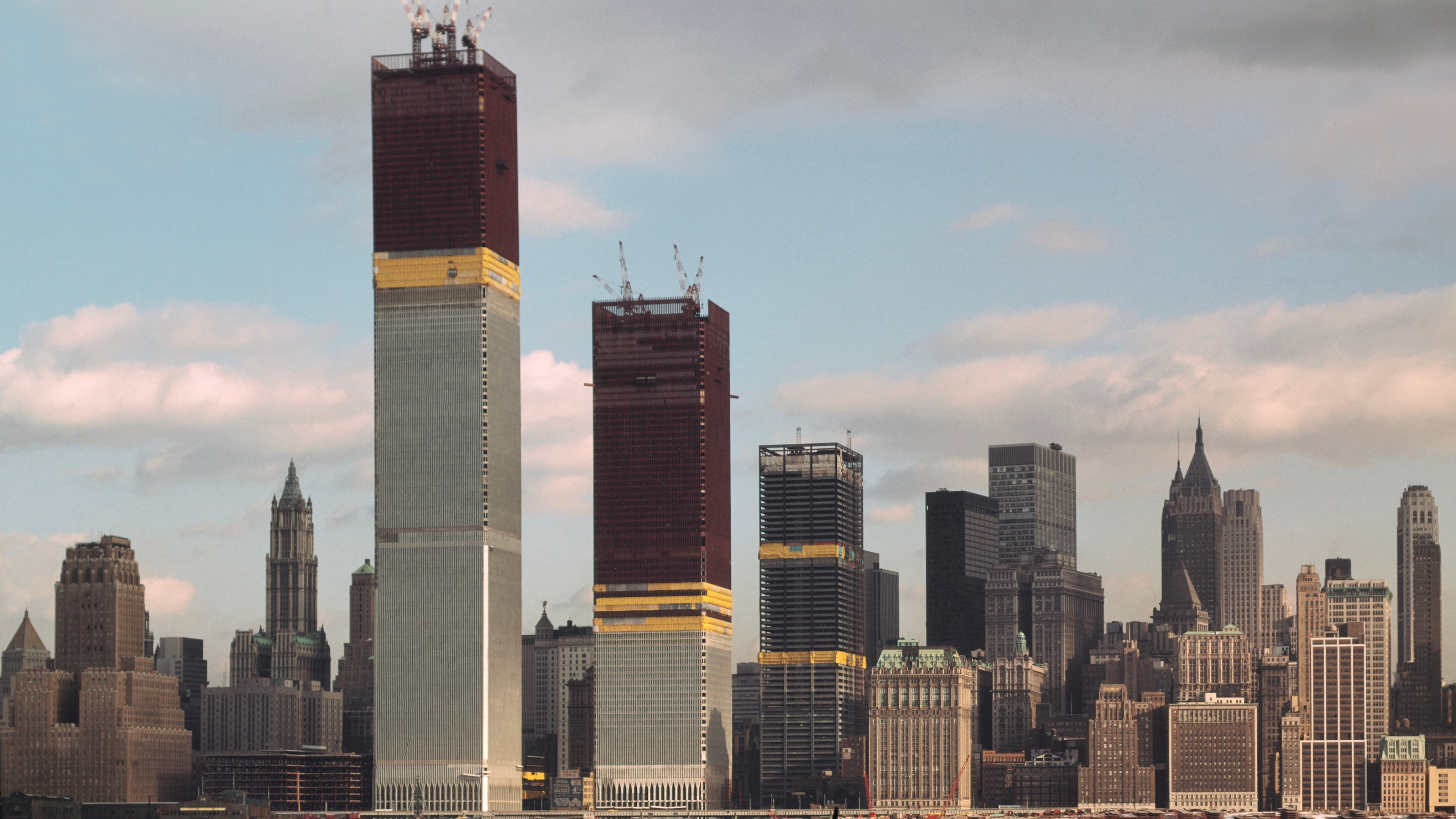 The World Trade Center's Construction: 8 Surprising Facts | HISTORY Ile Budynkow Tworzylo World Trade Center