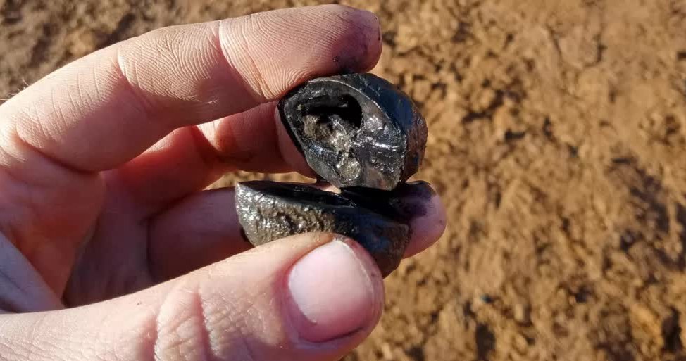 To tu przez 2000 lat składano ofiary. Archeolodzy odkryli starożytne Gliniana Skorupka Uzywana Przez Atenczykow Podczas Glosowania