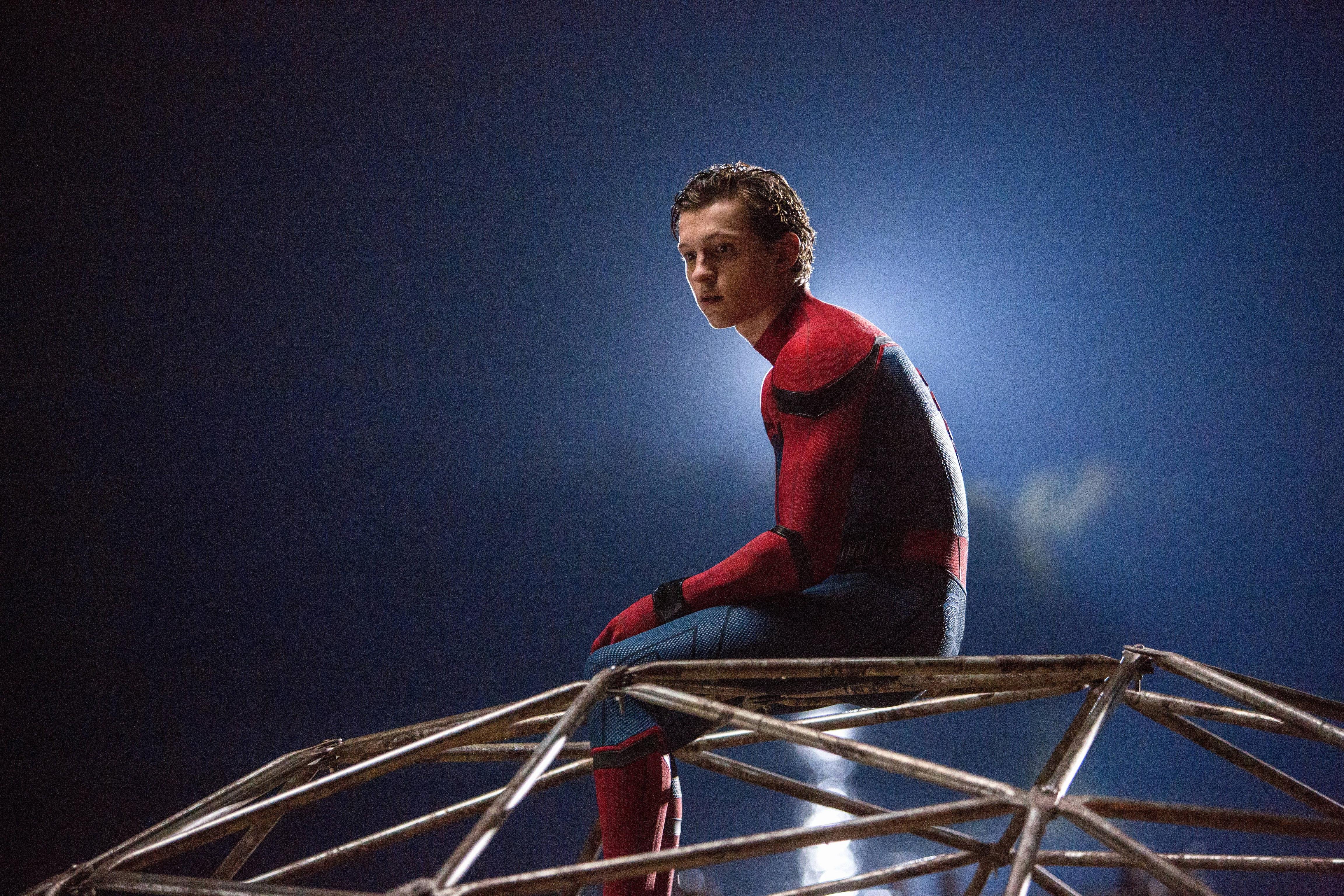Tom Holland In Spiderman Homecoming, HD Movies, 4k Wallpapers, Images Filmy W Których Grał Tom Holland