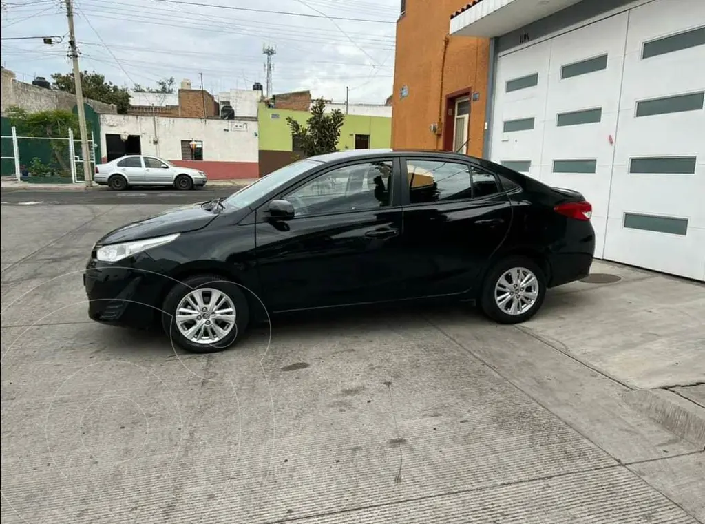 Toyota Yaris Sedan 1.3L GLi usado (2018) color Negro precio u$s8,000 Autos De Segunda En Lima Baratos