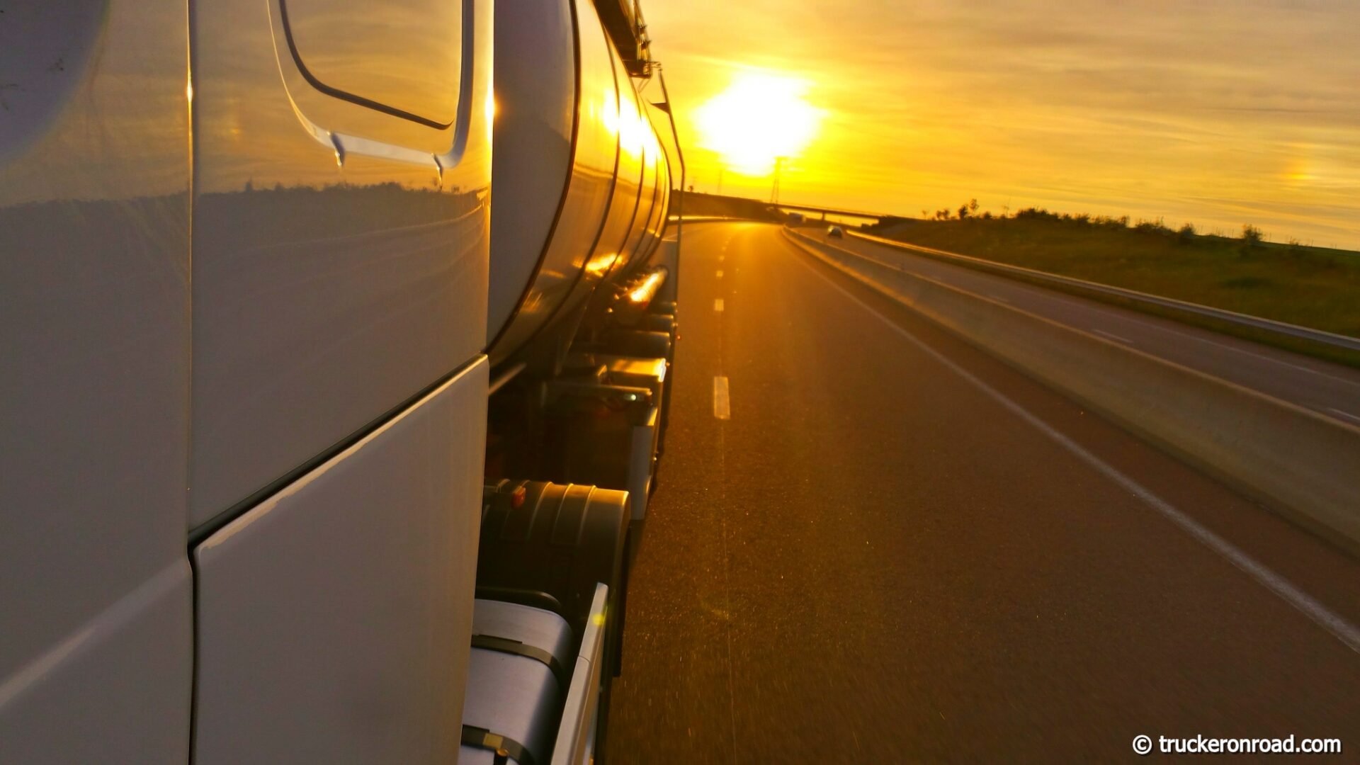 TRANSPORT TOWARÓW WRAŻLIWYCH – USTAWA O MONITOROWANIU PRZEWOZÓW Przedsiebiorstwo Zajmujace Sie Przewozem I Dostawa Towarow